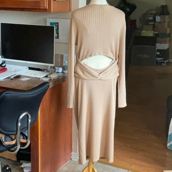 SOFIA JEANS Tawny Brown Back Twist Sweater Midi Dress Size XL, NWT - Picture 7 of 14